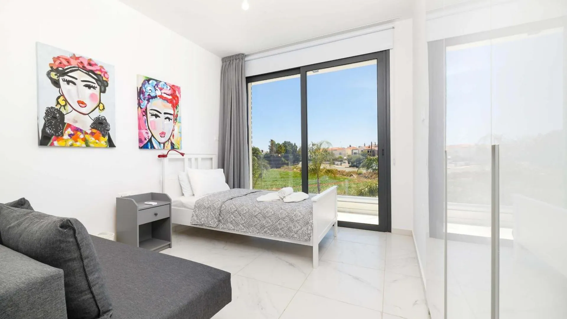 By The Beach - Royal Sapphire Villa Protaras