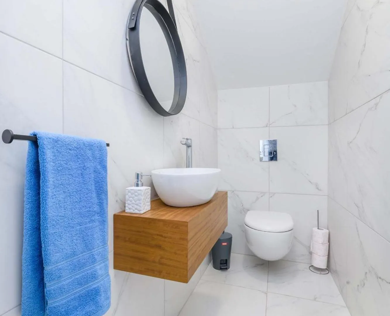 By The Beach - Royal Sapphire Villa Protaras